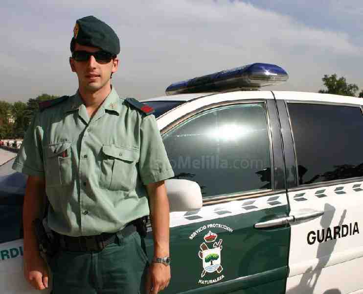 La Guardia Civil rescata a una mujer a punto de caer al vacío en Arroyo Mezquita