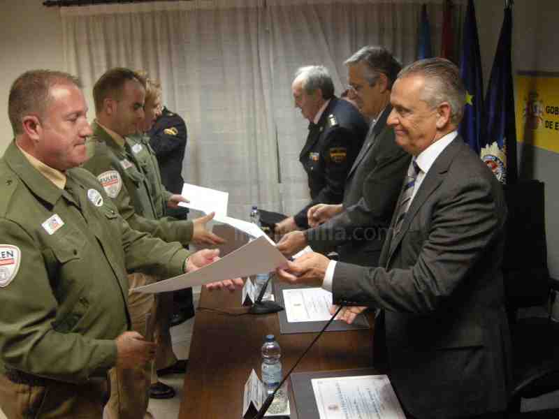 Calderón ordena un dispositivo de seguridad para evitar actos vandálicos