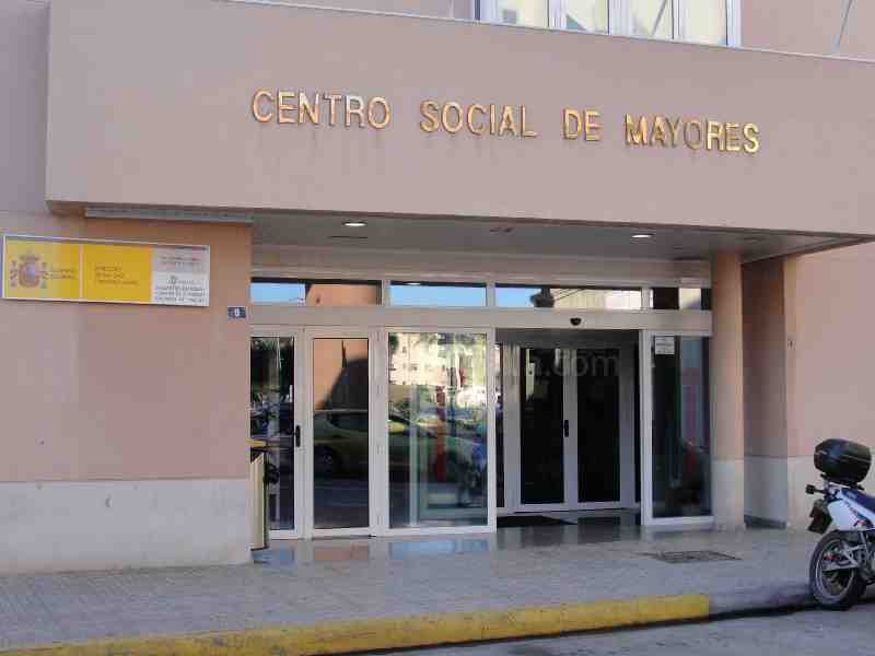 Nuevo pase de modelos a cargo de los asociados del Centro Social de Mayores