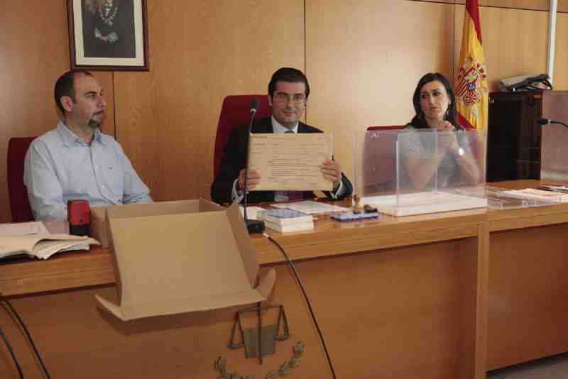 El PP y el PSOE se reparten los votos de los residentes en el extranjero