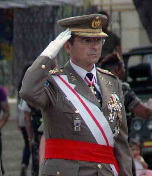 El hasta ahora Comandante General de Melilla, Muro Benayas, se despide de sus Unidades