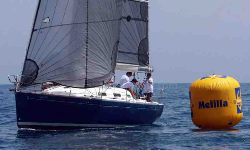 La flota de la VIII Regata Aproximación Dos Continentes iniia esta mañana su singladura