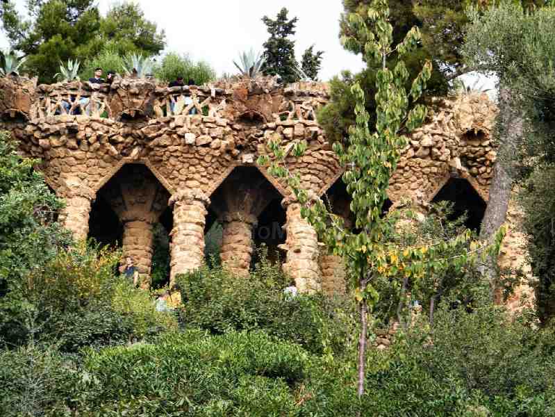 La Casa de Melilla en Barcelona cierra su Semana Cultural con la visita al Parque Güell y la Casa Gaudí