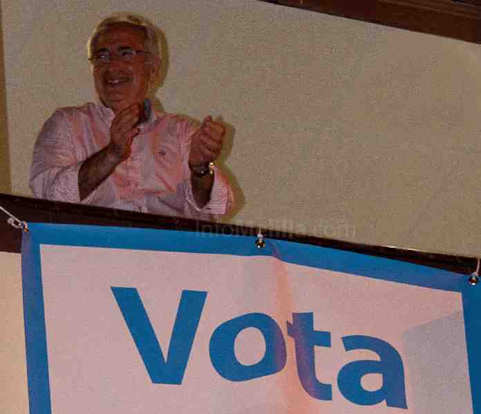 Una multitudinaria “pegada de carteles” da el pistoletazo de salida a la campaña electoral