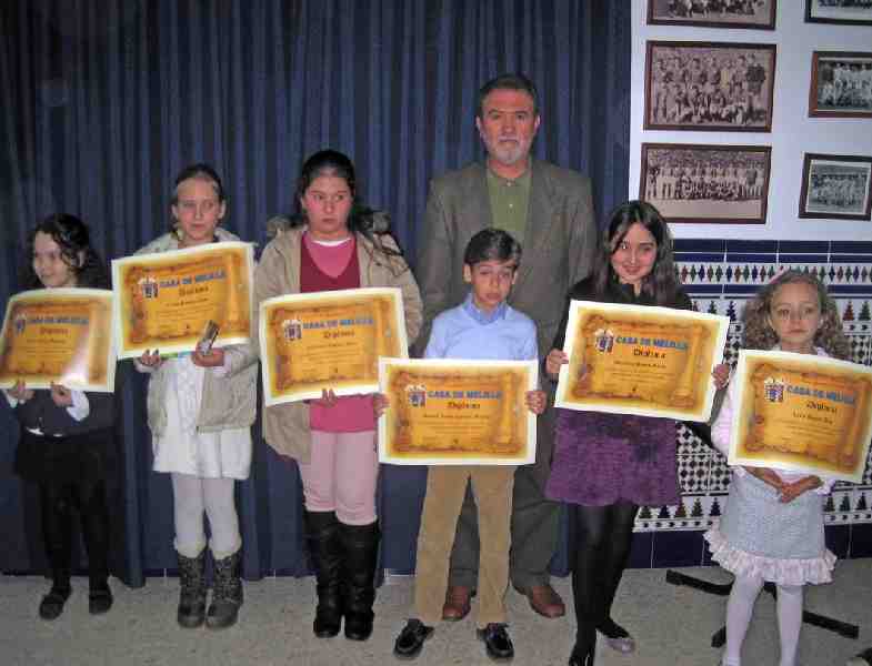 Los seis clasificados recibieron un diploma y un premio en metálico