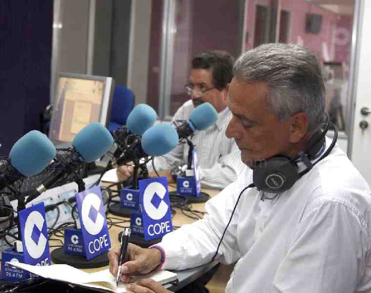 El 112 melillense recibe en agosto 415 llamadas de colaboración ciudadana