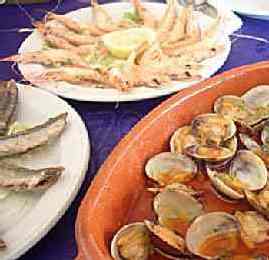 Turismo edita la primera guía de bares de tapas, 'Los Sabores de Melilla'