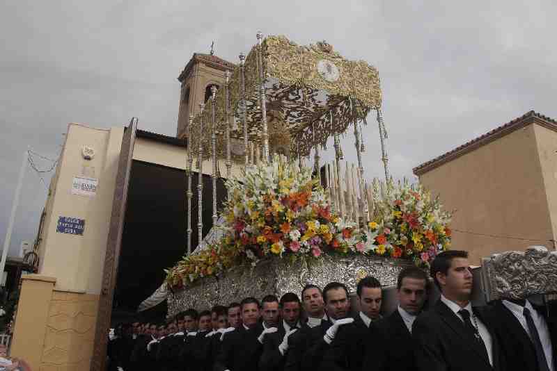 La Semana Santa de Melilla finaliza con el tradicional encuentro del Resucitado y María del Rocío