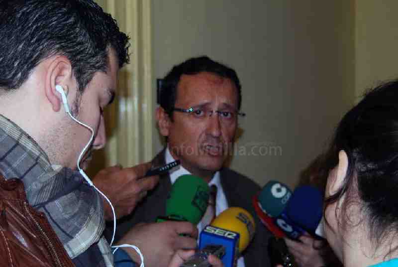 Dionisio Muñoz: “Hoy Juan José Imbroda ha llevado a cabo un tejerazo”