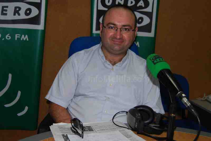 El secretario de Educación del PSOE local, Rafael Robles