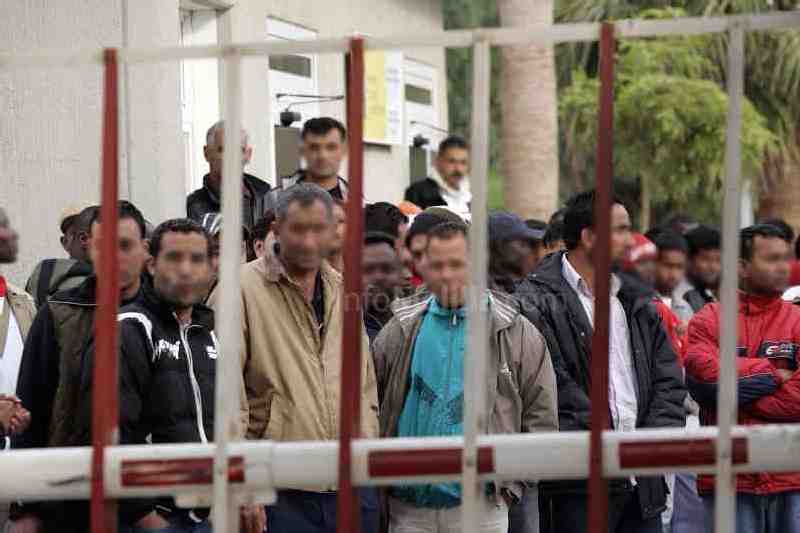 Ceuta y Melilla, desbordadas de inmigrantes, piden su traslado a la Península