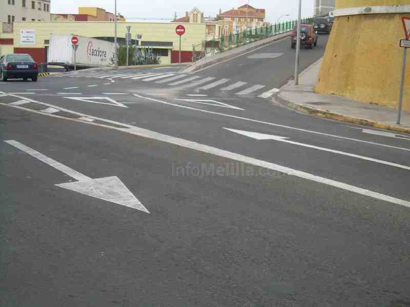 La Policía Local mejora la señalización de General Pintos y Fernandez Cuevas