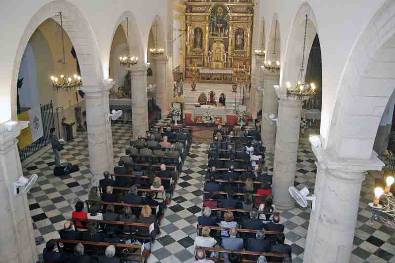 Interior de la Iglesia de la Purísima Concepción durante la misa