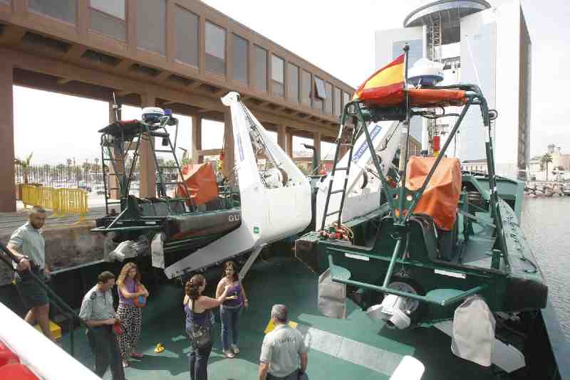 El oceanográfico 'Río Miño' de la Guardia Civil hace su primera escala en el puerto de Melilla