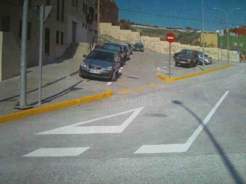Seguridad Ciudadana renueva la señalización de tráfico en varias zonas de Melilla atendiendo a las peticiones de los ciudadanos