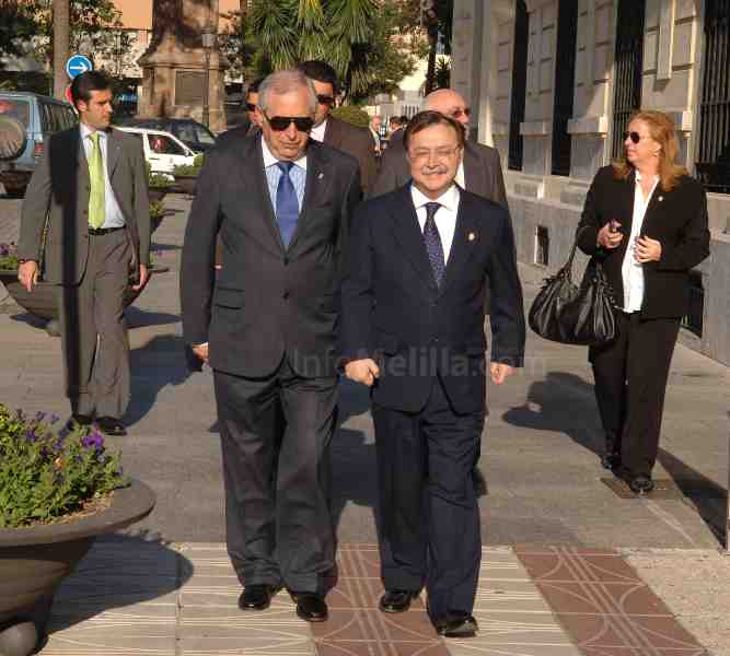 Juan José Imbroda (izda.) y Juan Jesús Vivas (dcha.)