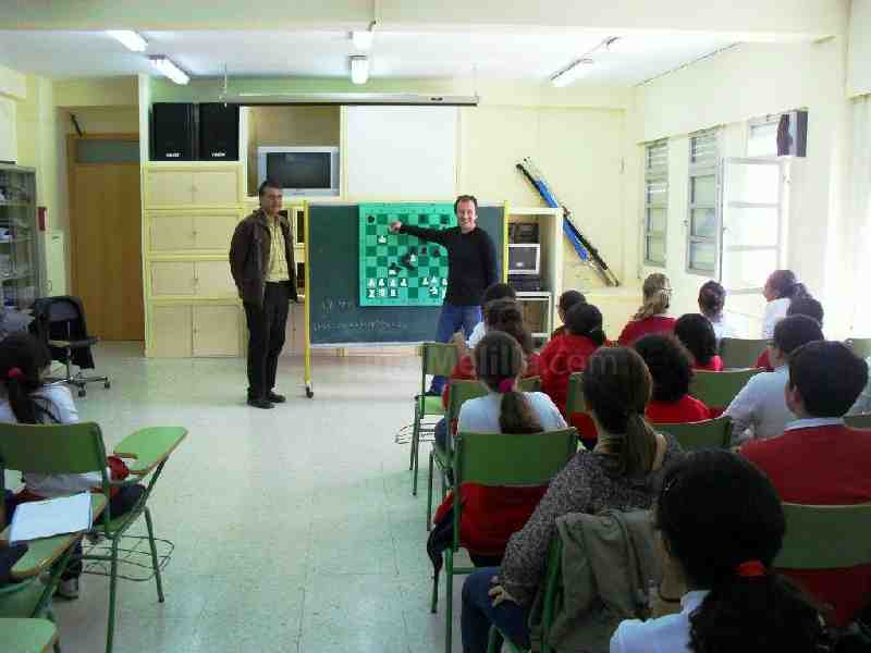 El Maestro Internacional en plena impartición de clases