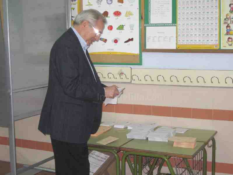 Imbroda: “Que todos los melillenses vengan a votar, porque este es el ejercicio máximo de libertad”