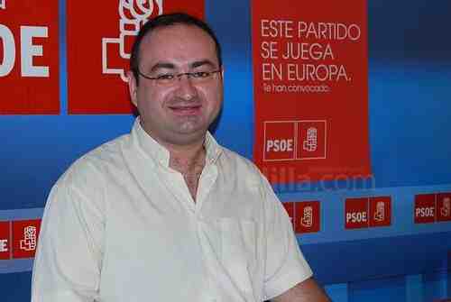 Robles: “Al revés que en las regiones gobernadas por el PP, en Melilla aumenta el profesorado"