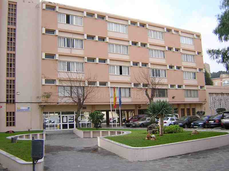 Fachada de la Escuela Oficial de Idiomas