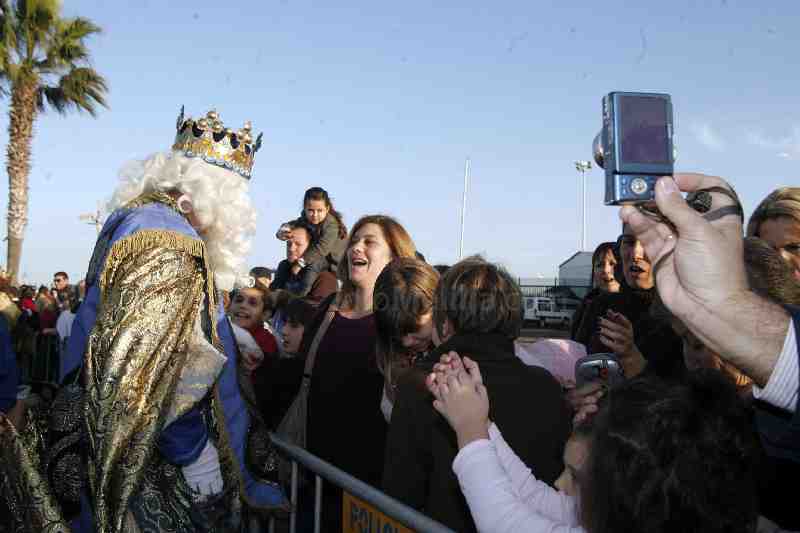 Los Reyes Magos llegan al puerto de Melilla cargados de ilusiones y regalos para los melillenses