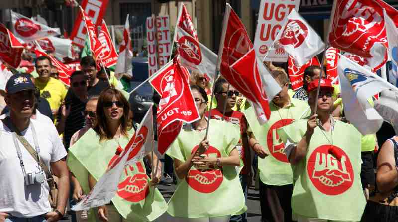 UGT y CCOO se concentran para protestar contra la bolsa de trabajo “restrictiva” del Imserso