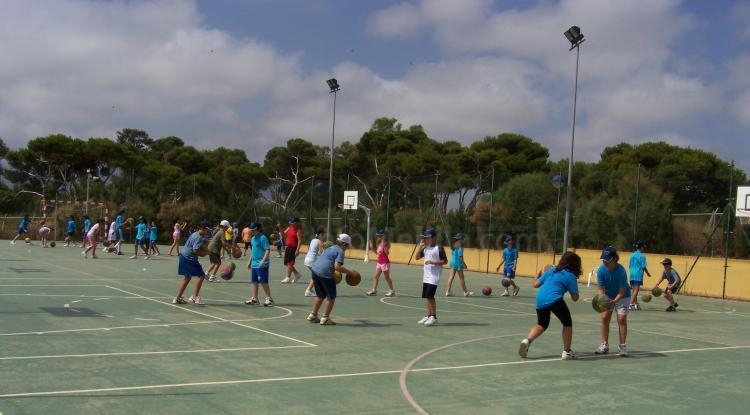 La FMB mantiene abierto el plazo para inscribirse en el VI Campus de baloncesto