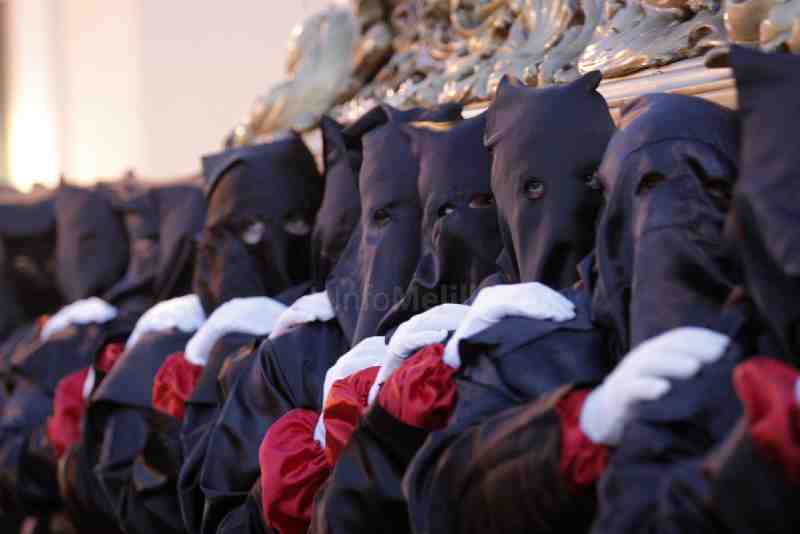 La procesión del ‘Humillado’ llena el centro de la ciudad