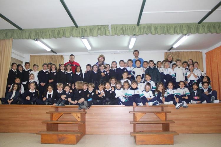 Los alumnos de La Salle y Buen Consejo reciben los consejos de la Autoridad Portuaria sobre el cuidado del entorno