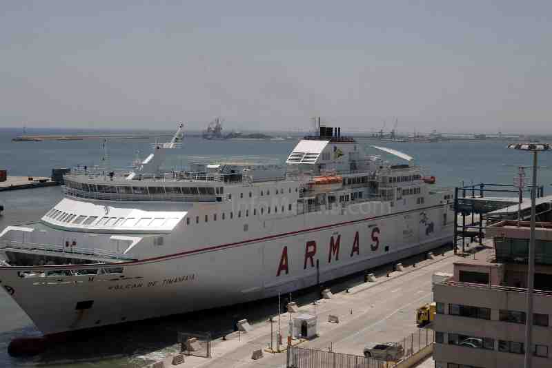 El buque que unirá Melilla con Motril ha realizado con éxito las pruebas de atraque en el Puerto de la ciudad