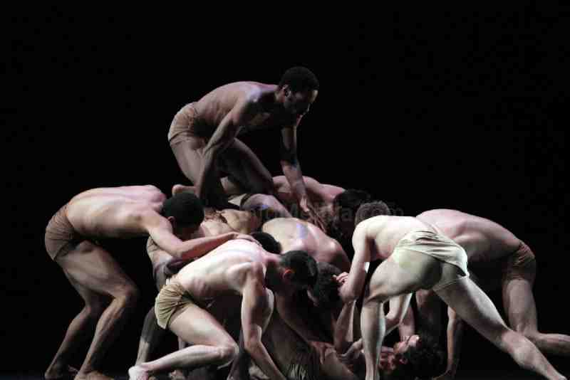 La Compañía Nacional de Danza enamora a Melilla