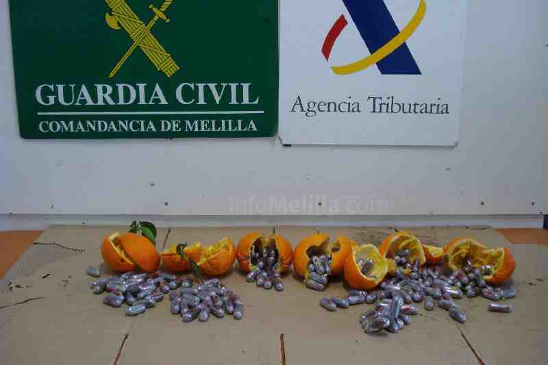 Dos detenidos en Melilla por transportar bellotas de hachís en naranjas