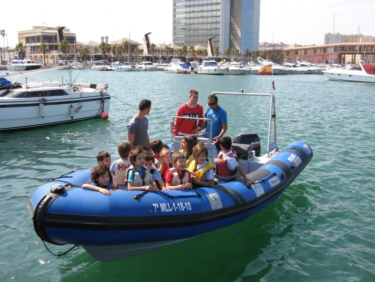 En la embarcación llegando al Puerto Deportivo "Noray"
