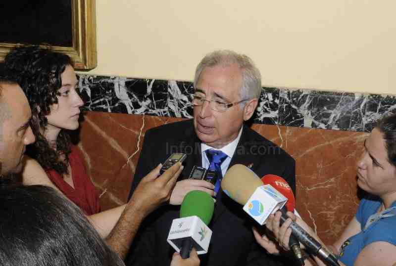 Imbroda: "Melilla tiene futuro si se destierra cualquier división étnica"