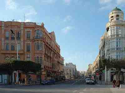 Imbroda anuncia sanciones para los propietarios de edificio históricos que no rehabiliten sus fachadas