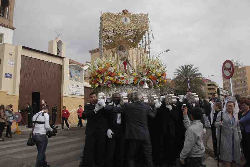 La Semana Santa de Melilla finaliza con el tradicional encuentro del Resucitado y María del Rocío