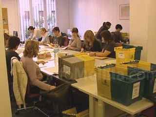 Correos culmina el proceso de reparto de toda la documentación electoral