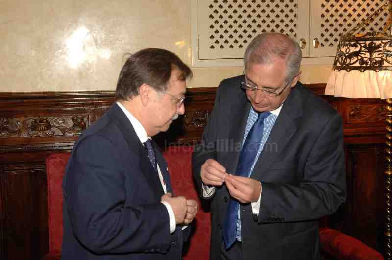 Juan Jesús Vivas (izda.) y Juan José Imbroda (dcha.)