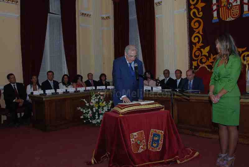 Imbroda jurando su cargo