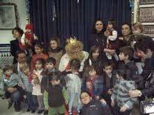 Los niños de la Casa de Melilla en Sevilla recibieron la visita anticipada de los Reyes Magos