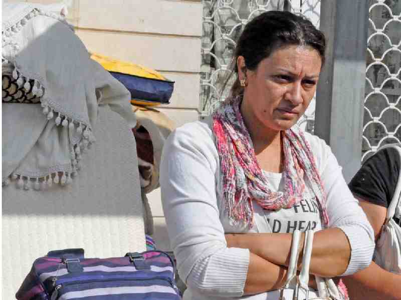 Una familia es forzada al desalojo por daños estructurales en su bloque de viviendas