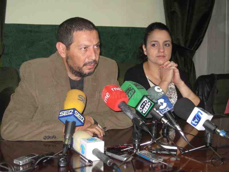 Mustafa Aberchán junto a la diputada de CPM, Dunia Almansouri
