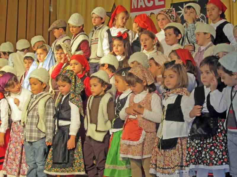 Los más pequeños de La Salle protagonizan un festival de Navidad