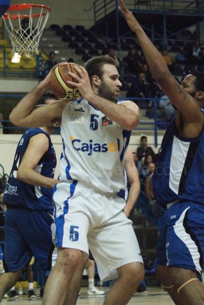 Kiril Wachsmann refuerza el juego interior del Melilla Baloncesto