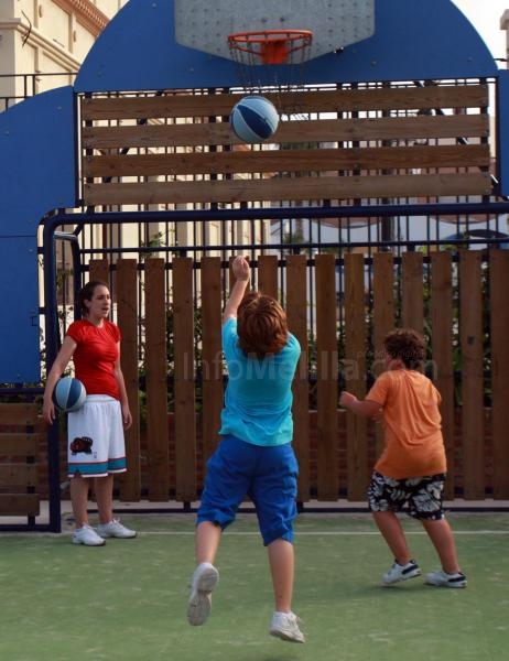 El Real Club Marítimo de Melilla promociona el baloncesto entre sus jóvenes socios