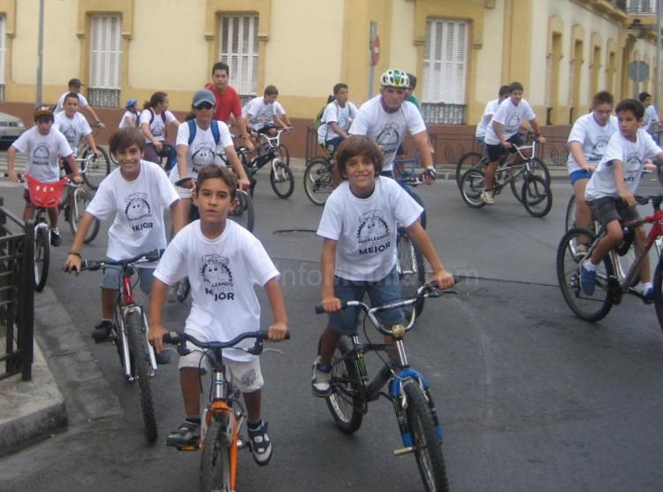Bajo el slogan "Pedaleando por un mundo mejor" este sábado se celebará el "Día de la Bicicleta"