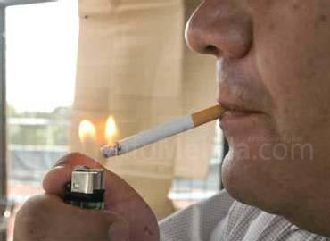 Dos establecimientos melillenses, denunciados a la Facua por consumo ilegal de tabaco