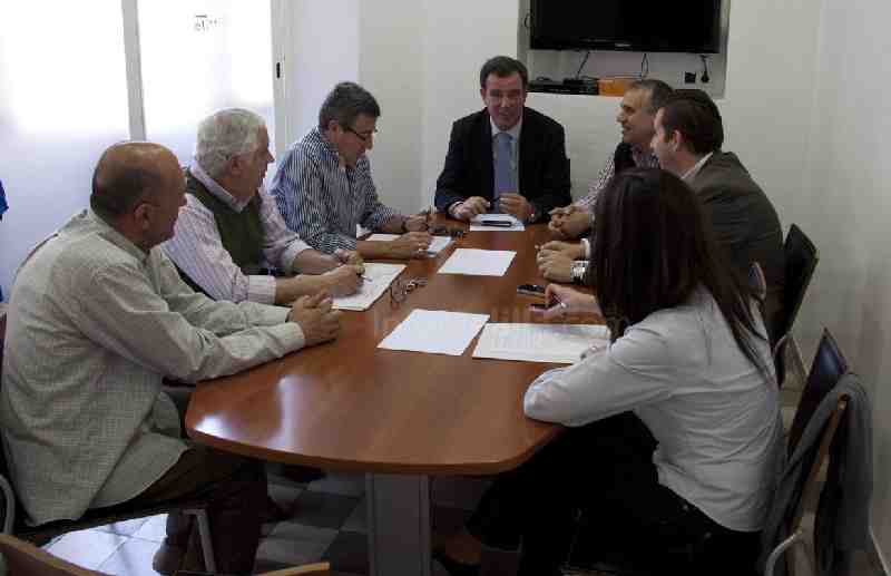 Reunión con representantes de los sindicatos de educación
