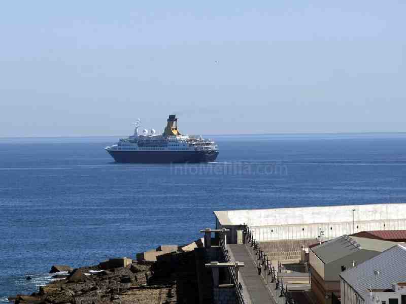 Melilla recibe al ‘Saga Pearl II’, el primer crucero de la temporada