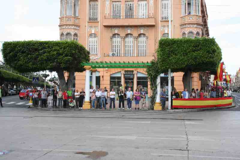 El Día de las Fuerzas Armadas se celebra con un gran despliegue de actos
